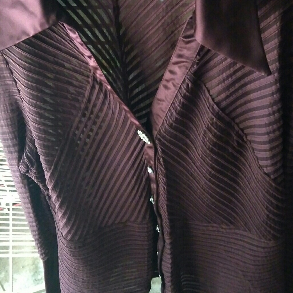 Shirt - Picture 4 of 4